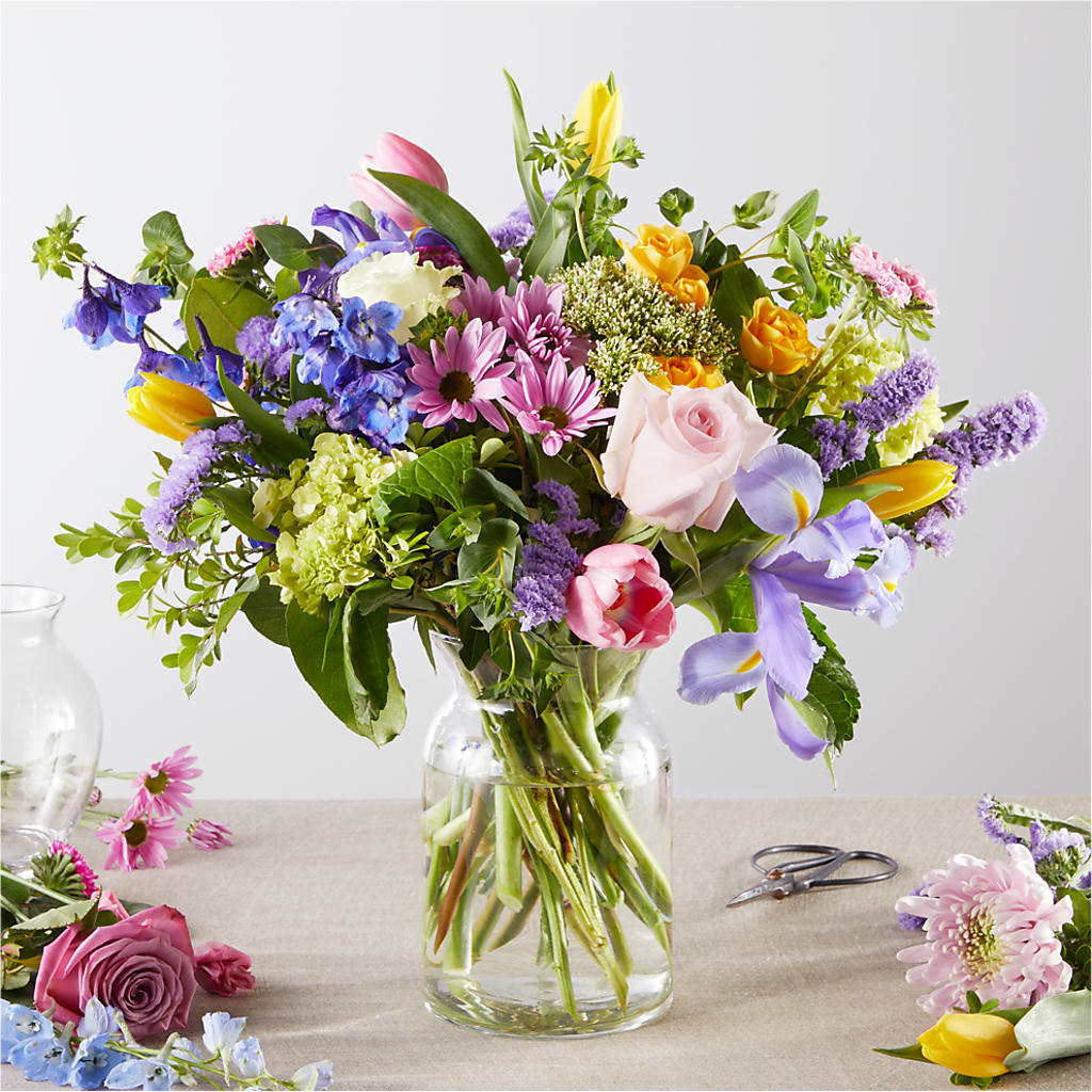 Pastel Tradition - A Florist Original – VINE & IVY FLOWERS, Suffield CT