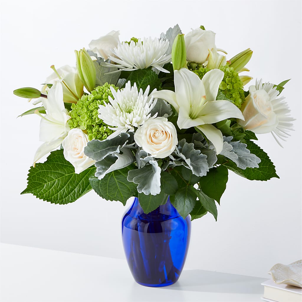 Snowy Dreams Bouquet – VINE & IVY FLOWERS, Suffield CT