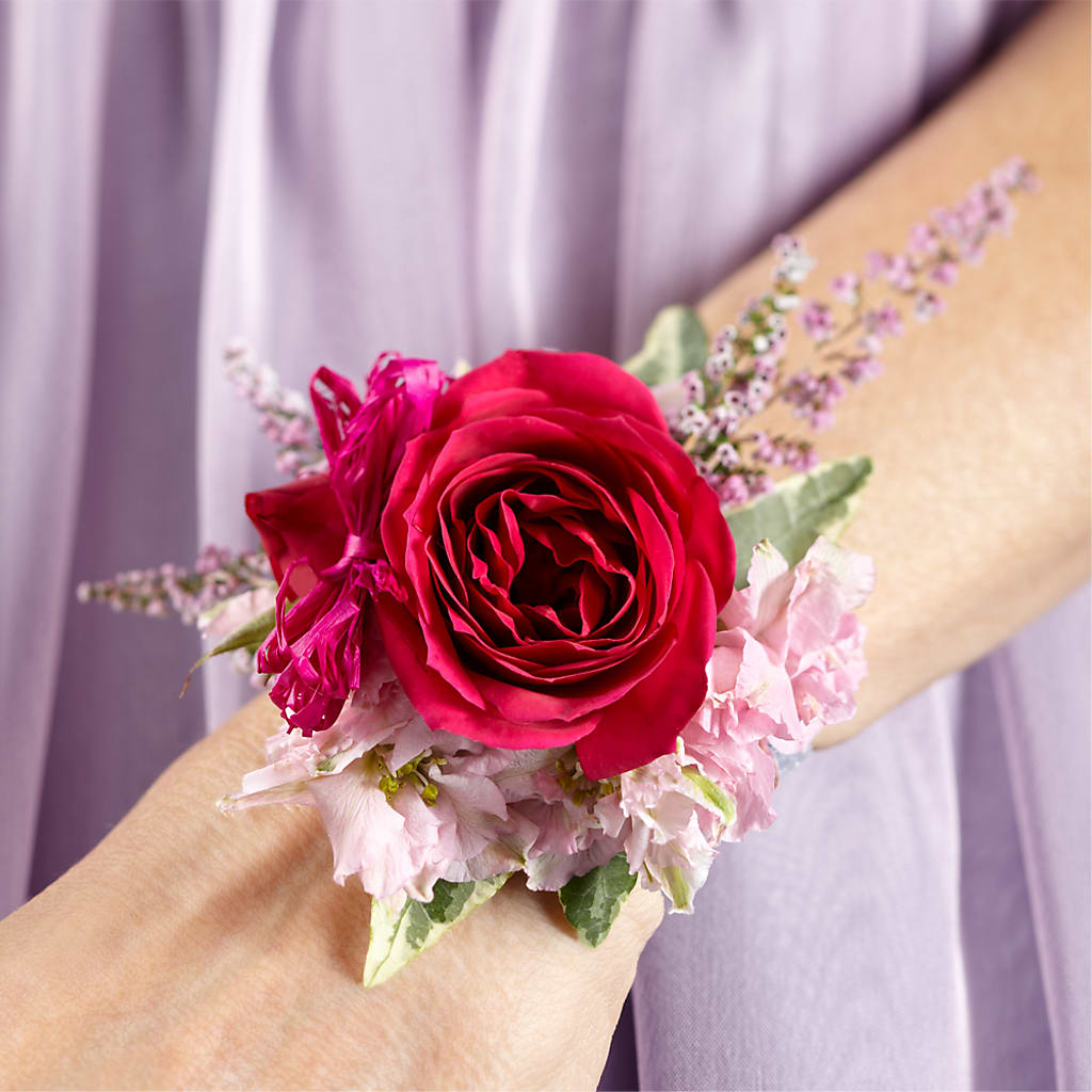 Rose Charm Corsage – VINE & IVY FLOWERS, Suffield CT