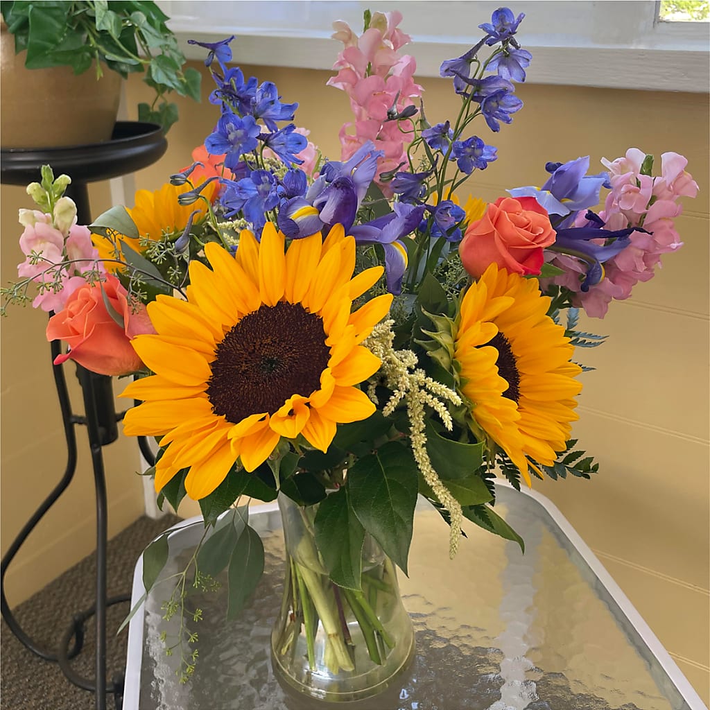 Rays of Life Bouquet – VINE & IVY FLOWERS, Suffield CT