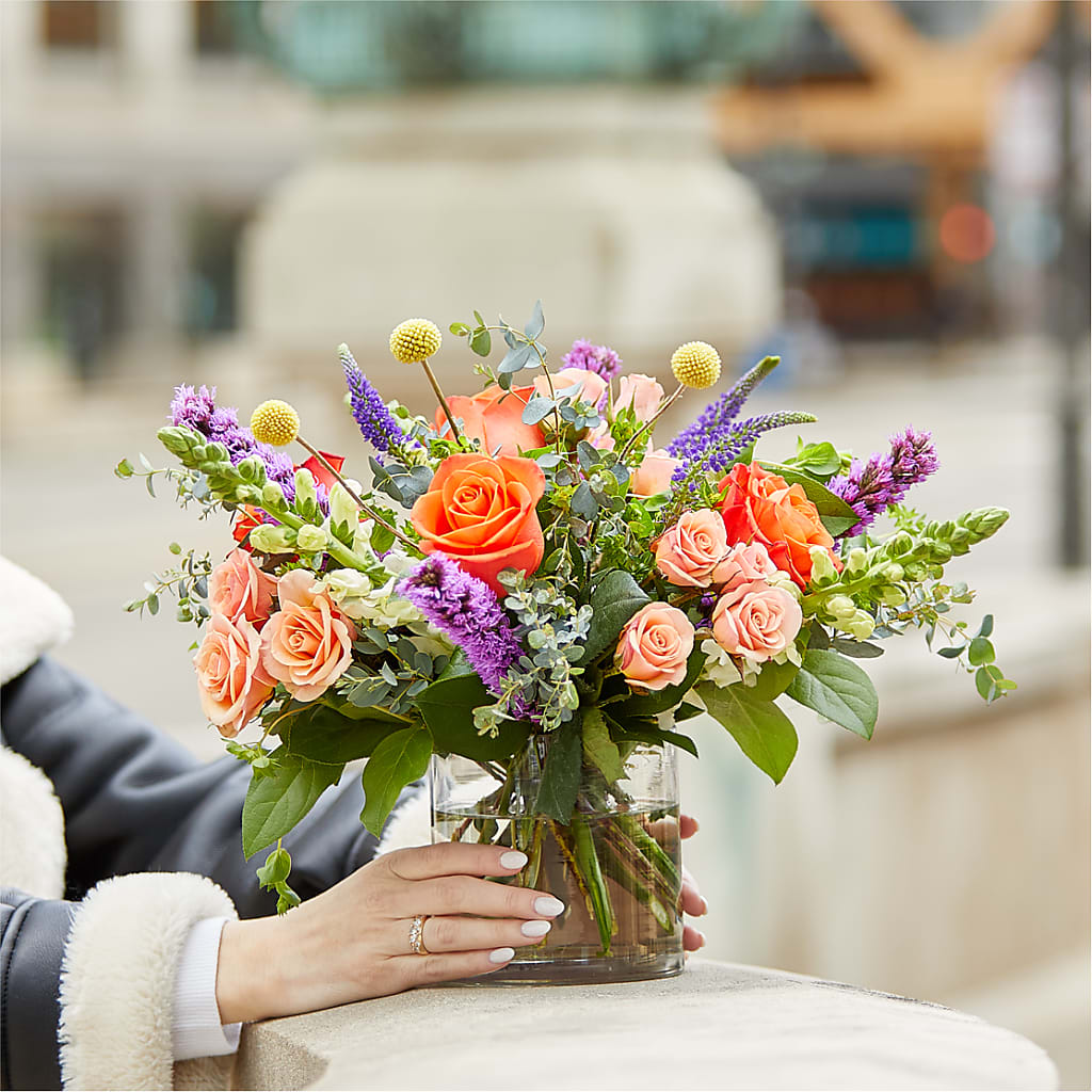 The Standout Bouquet – VINE & IVY FLOWERS, Suffield CT
