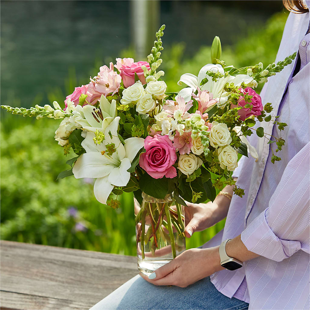 Fondly Bouquet – VINE & IVY FLOWERS, Suffield CT
