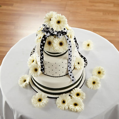 Simple Sophistication Cake Décor – VINE & IVY FLOWERS, Suffield CT
